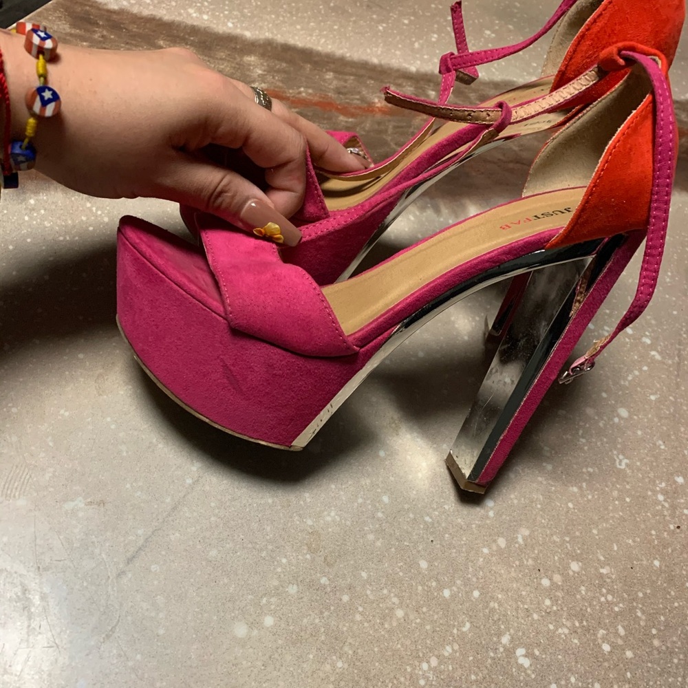 Pink heels - Picture 2 of 3